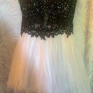 Black Lace Bodice Short Prom Dress with White Tulle Skirt Size 13